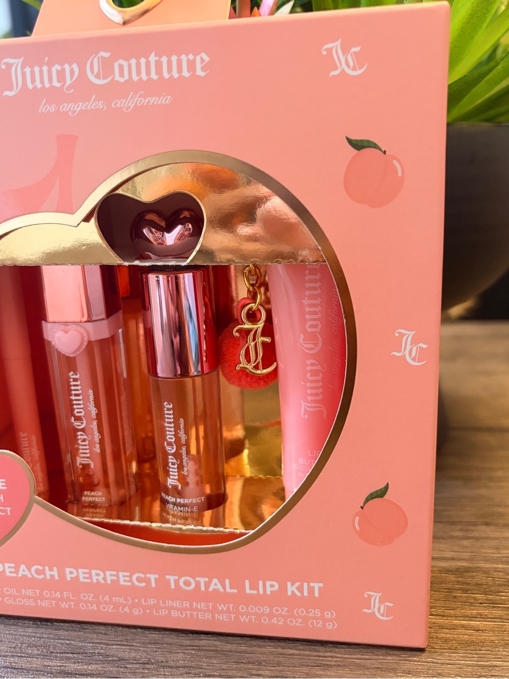 Juicy Couture Peach Perfect Total Lip Kit with fuzzy Charm - Picture 4 of 9
